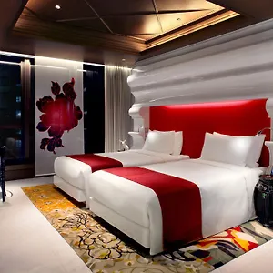 Mira Moon ***** Hongkong